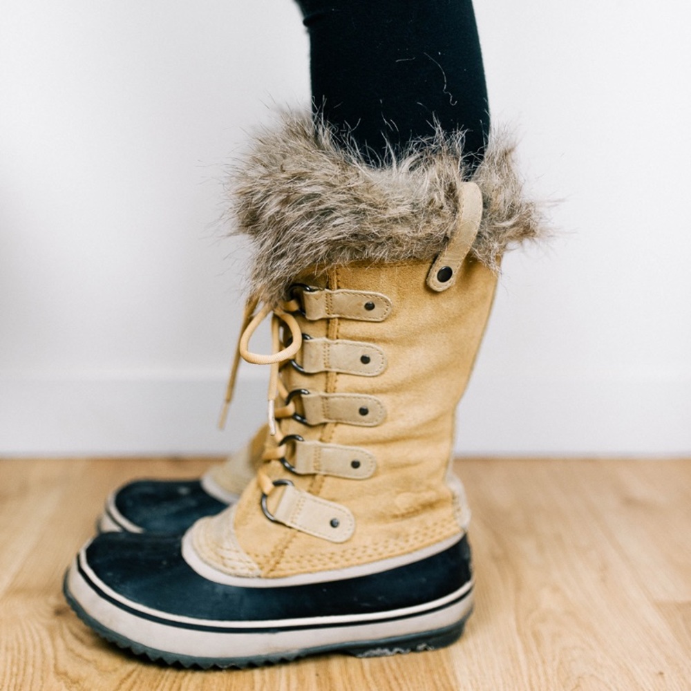 Sorel for J. Crew Joan of Artic Faux Fur Waterproof Boots in Curry Suede Size 8